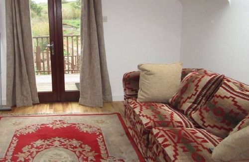 Sittingbourne Apartment | Osier Apartment - Ideal Retreat for Couples and Families