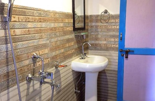 Nichar House | Family-Friendly Retreat at Osiya Tashi Dolma Home Stay