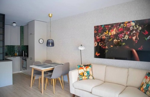 rajon Vrabnitsa Apartment | Modern Oslo Apartment with Convenient Parking for Families