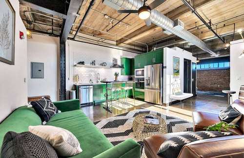 Brazos Condo | Ideal Oso Condo - Steps from the Silos with Spa Access