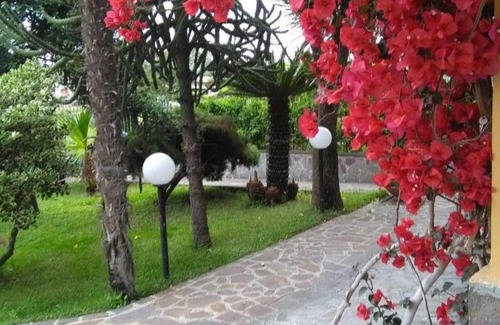 Brusciano Bed & Breakfast | Guest Rated 9.5/10 at Ospitalità Il NOCE Hotel