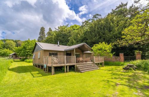 Exton House | Osprey - Exton Park: Family and Pet-Friendly Retreat