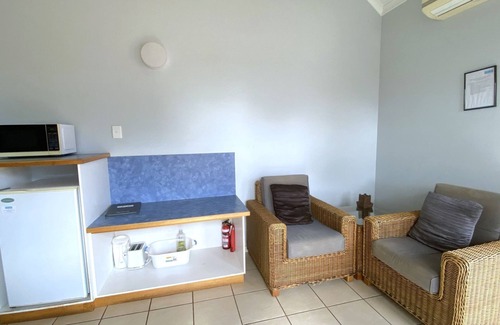 Exmouth Apartment | Osprey Holiday Village Villa with Pool and Family Amenities