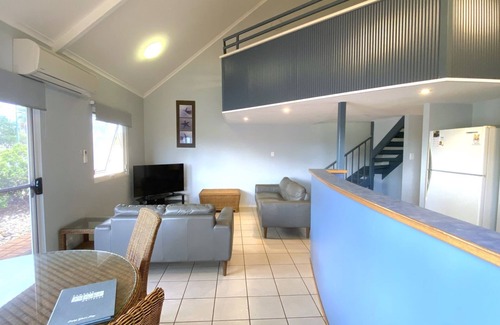 Exmouth Villa | Osprey Holiday Village: 2-Bedroom Apartment with Pool