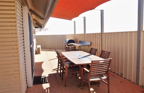 Exmouth Villa | Osprey Holiday Village Unit 104: Family Villa with Pool