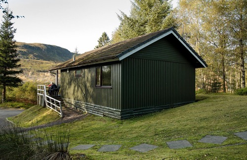 Crianlarich Ski Chalet | Top-Rated Osprey Chalet with Kitchen & Pet-Friendly Perks
