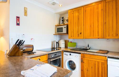 Crianlarich Ski Chalet | Discover Osprey Chalet: Family-Friendly with Hot Tub Access