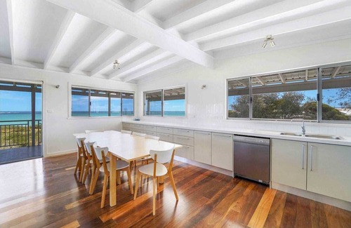Lancelin House | Osprey's View - Breathtaking Scenery with Family-Friendly Amenities