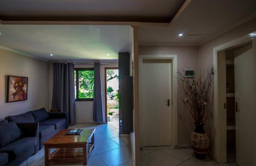 Gueima Resort | Relax at Ossanzaia Bilene Lodge with Pool & Breakfast Included