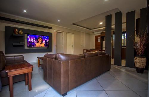 Gueima Resort | Relax at Ossanzaia Bilene Lodge with Pool & Breakfast Included