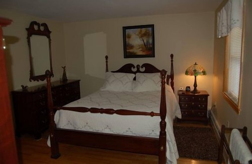 The Bays Cabin | Ossipee Lake Front: Beautiful Views & Private Sandy Beach