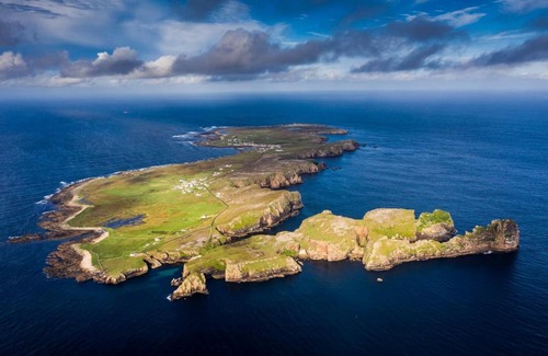 Tory Island Hotel | Oceanfront Oasis at Ostán Oileán Thoraí - Rated 8.7/10