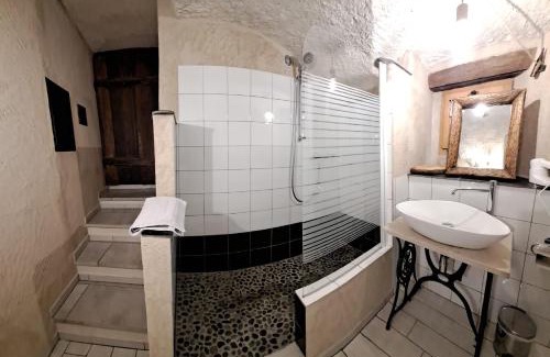 Bellino Bed & Breakfast | Delightful Osteria l'iero d'Eima': Pet-Friendly Retreat