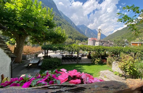 Lavertezzo Hotel | Top-Rated Osteria Vittoria with Family-Friendly Dining