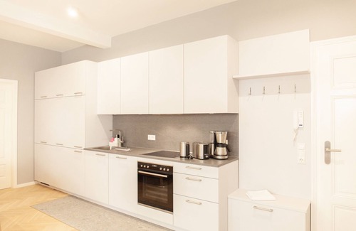 Ahlbeck Apartment | Oceanfront Escape: Kaiser Karl Design Apartments Awaits