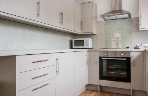 Mitcheldean House | Discover Ostlers: 4-Star Pet-Friendly Retreat with Top Reviews