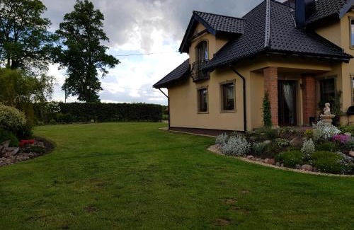 Puck House | OSTOYA: Guest Rated 9.8 - Pet & Child Friendly Retreat