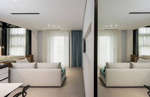 Agia Marina Hotel | Ostrakon Suites: Premier Ocean View with Pool & Spa Amenities