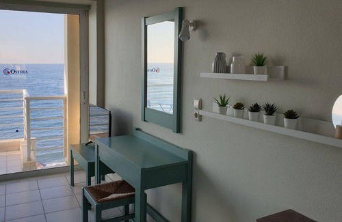 Atsipópoulon Apartment | Ostria Beachfront Studios with Beautiful Seaview & Amenities