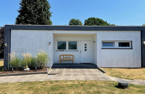 Bosau House | Top-Rated Ostsee Ferienwohnung with Pool in Holstein