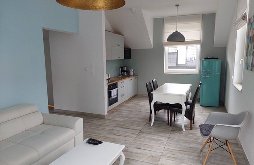 Lukecin Apartment | Cozy Ostsee-Garten: Family-Friendly Beachfront Retreat