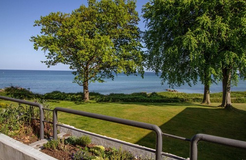 Reppenhagen Apartment | Ostsee Lodge: Unique Ocean Views & Relaxation Awaits