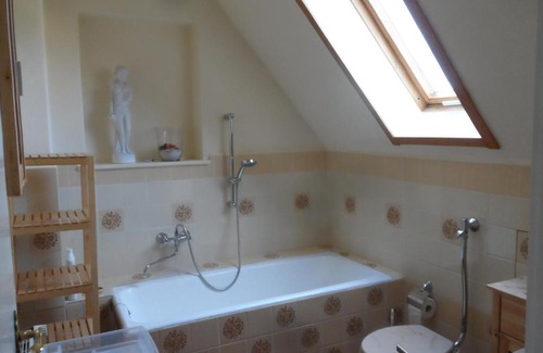 Gadebusch House | Coastal Retreat at Ostseenähe Homestay with Ocean Views