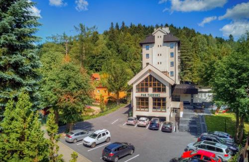 Krynica-Zdroj House | Relax at OSW Pan Tadeusz with Pool & Family-Friendly Fun