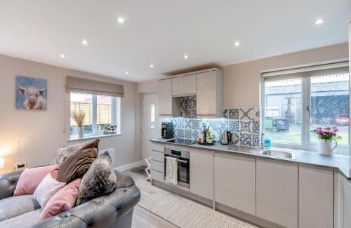 Cwm Frwd Oer House | Pet-Friendly Oswalds Rest with a Stellar 9.7/10 Rating