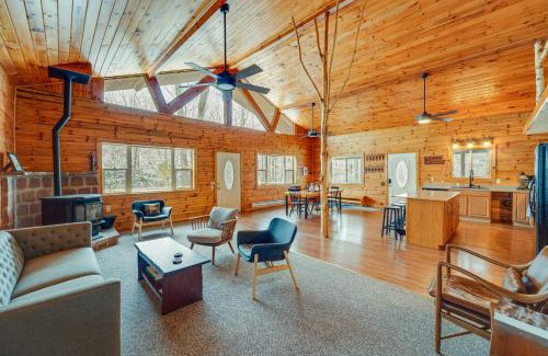 Oswegatchie House | Cozy Oswegatchie River Cabin with Kayaks & Fire Pit