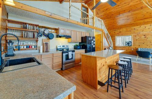 Oswegatchie House | Cozy Oswegatchie River Cabin with Kayaks & Fire Pit