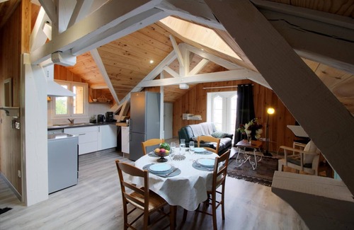 Salles House | Discover Otalana - Salles Gîte: Family-Friendly Retreat