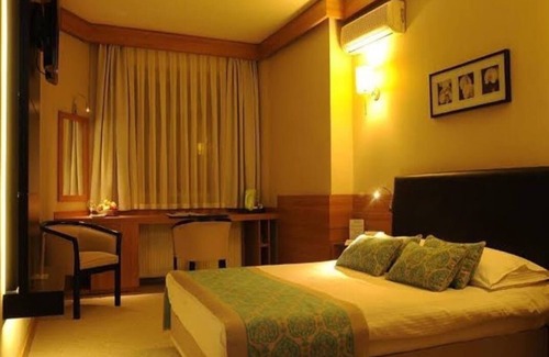 Karesi Hotel | Comfortable Stay at Otel Basti Otantik with Breakfast Included