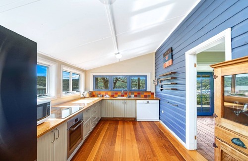 Hardys Bay House | 'Otella Cottage' by Accom Holidays
