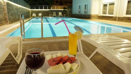 Akdeniz Hotel | Othello Hotel: Family-Friendly Stay with Pool Access