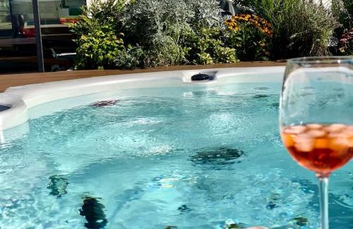 Rho Bed & Breakfast | Oceanfront Getaway at Other Garden - Bed & Breakfast Bliss