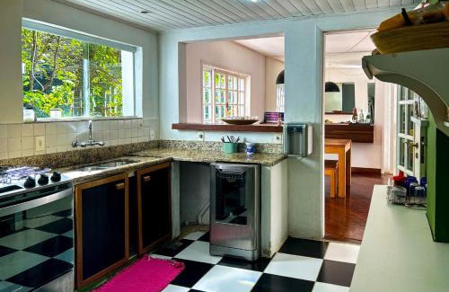 Sao Conrado House | Inviting Home with Complete Leisure in Sao Conrado, RJ