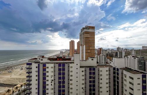Boqueirao Apartment | Inviting Apartment with Ocean Views at Praia do Boqueirao SP