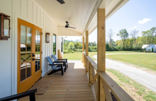 Dillard Cottage | Cozy Otis Cottage with Ocean View at Julep Farms