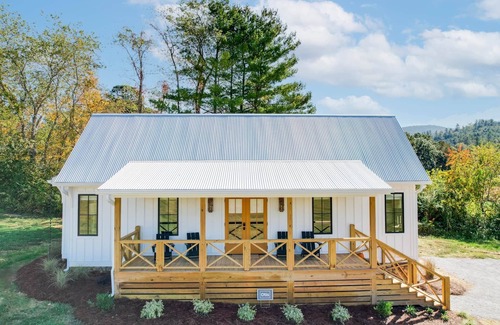 Dillard Cottage | Cozy Otis Cottage with Ocean View at Julep Farms