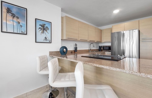 Herreras Apartment | Otium Beachfront Hotel with Pool & Spectacular Ocean Views