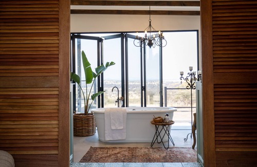 Otjiwarongo Cabin | Discover Otjiwa Safari Lodge: 4-Star Stay with Pool & Dining