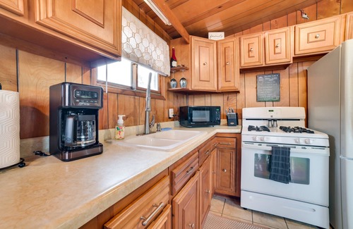 Gaylord Cottage | Otsego Lake Retreat with Community Boat Access & Spa