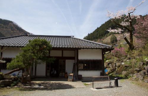 Akiruno House | Discover Otsu Nature Garden: Oceanfront Family Getaway