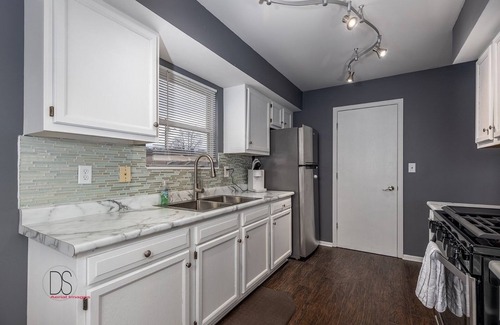 Ottawa Apartment | Ottawa Apartment - Prime Location, Family & Pet Friendly!