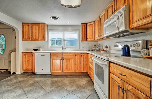 Bedford House | Family-Friendly Ottawa Lake Home w/BBQ Patio & Spa
