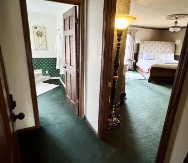Altoona Bed & Breakfast | Experience Otter Creek Eau Claire Altoona with Oceanfront Views