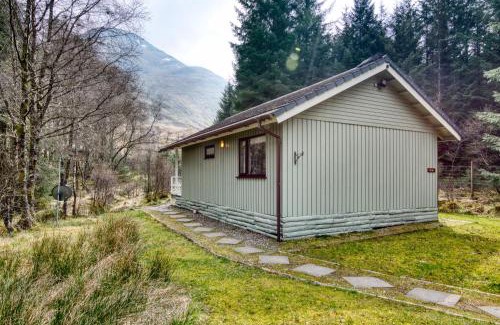 Crianlarich Ski Chalet | Pet-Friendly Retreat: Otter Chalet with Perfect 10/10 Rating