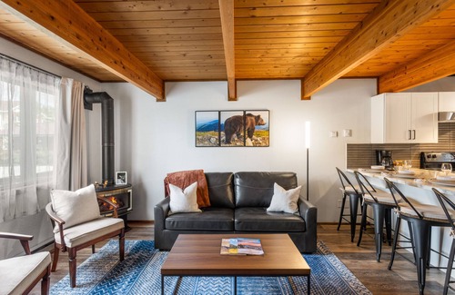 West Yellowstone Apartment | Experience Comfort at Otters Den: Family-Friendly Retreat