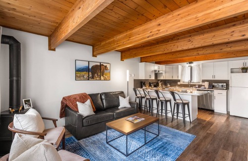 West Yellowstone Apartment | Experience Comfort at Otters Den: Family-Friendly Retreat